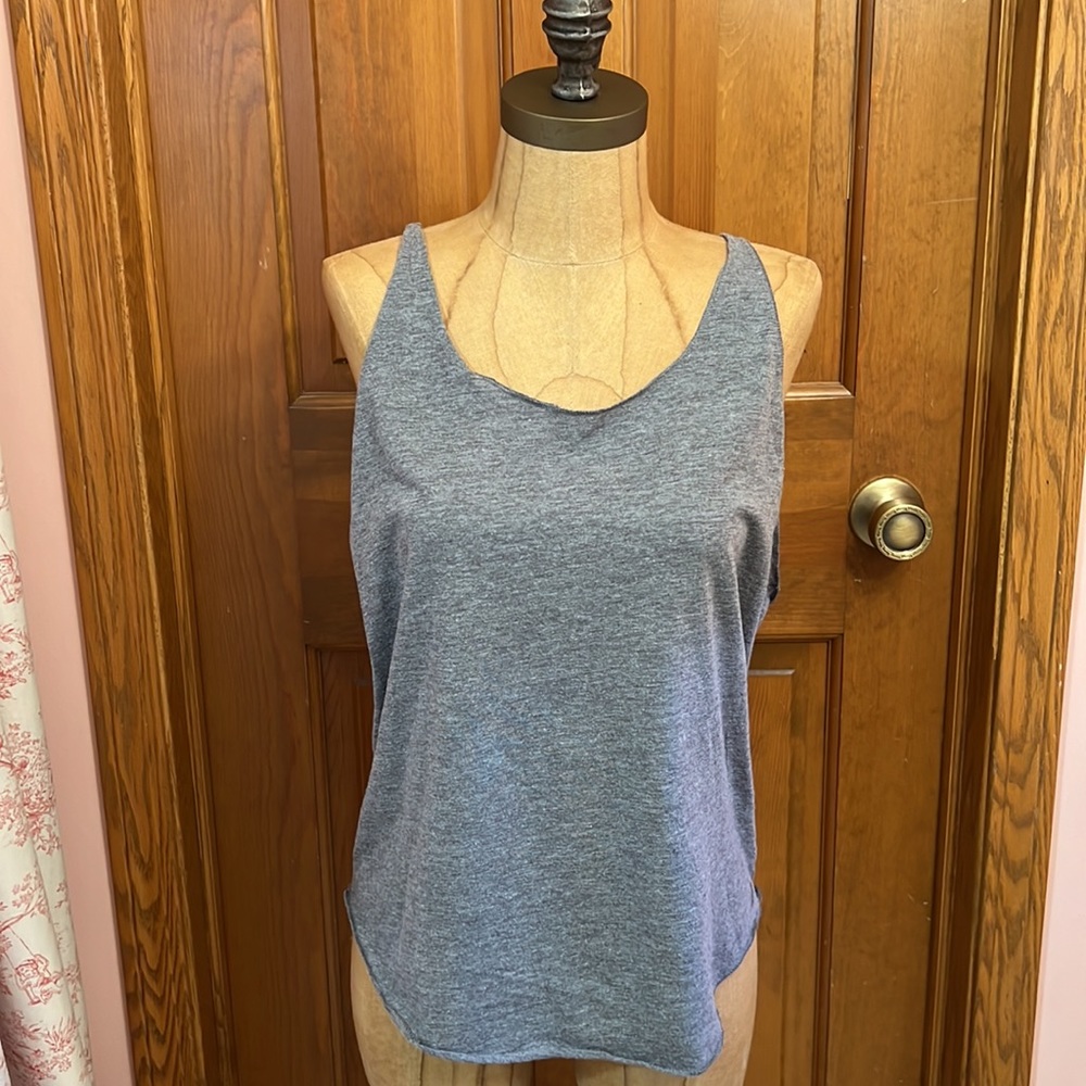 EUC Victoria’s Secret Racer back gray tank top Size M
